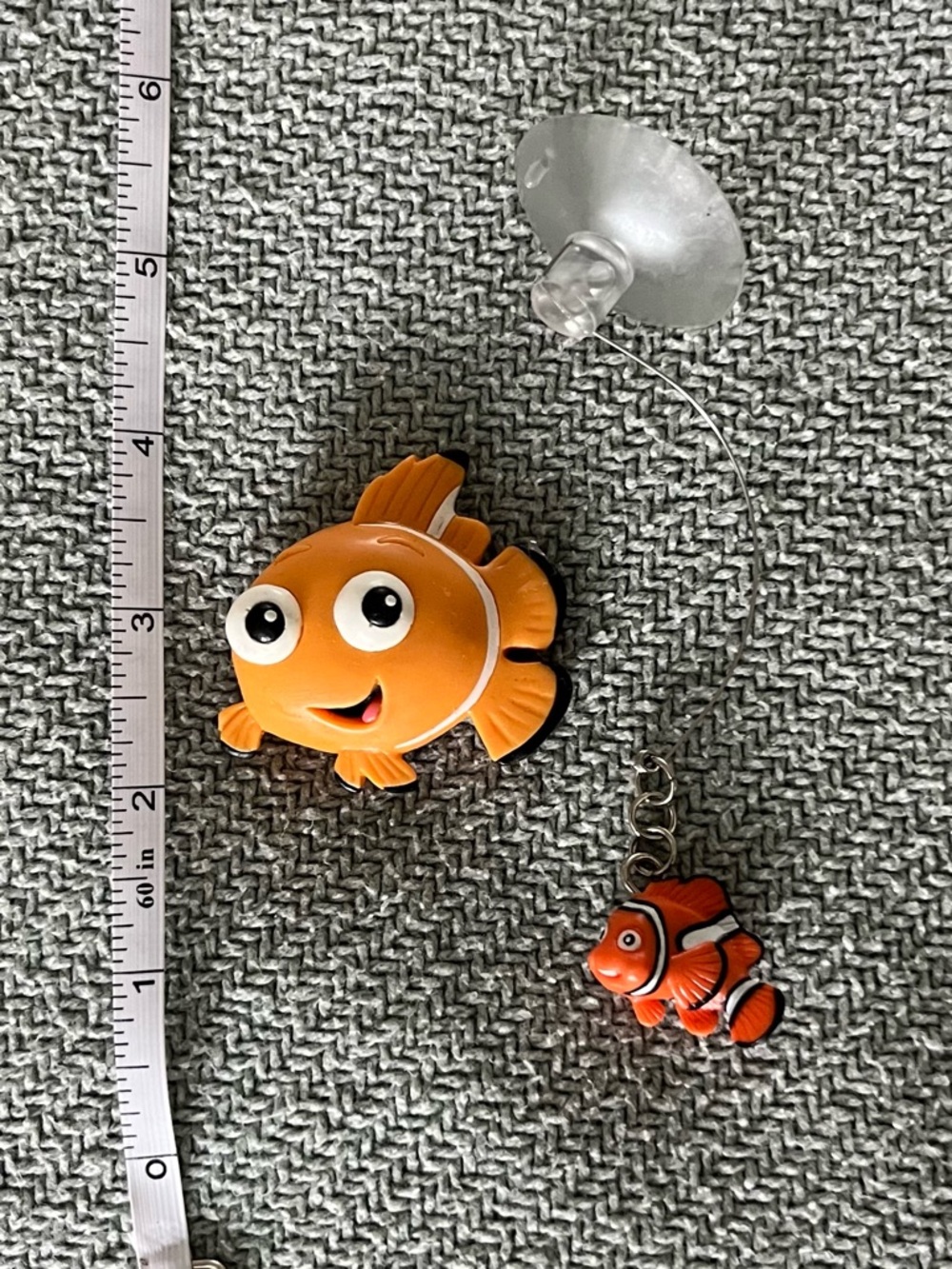 Orange Clownfish Aquarium Suction Toy - Cute Fish Magnet
Bin1